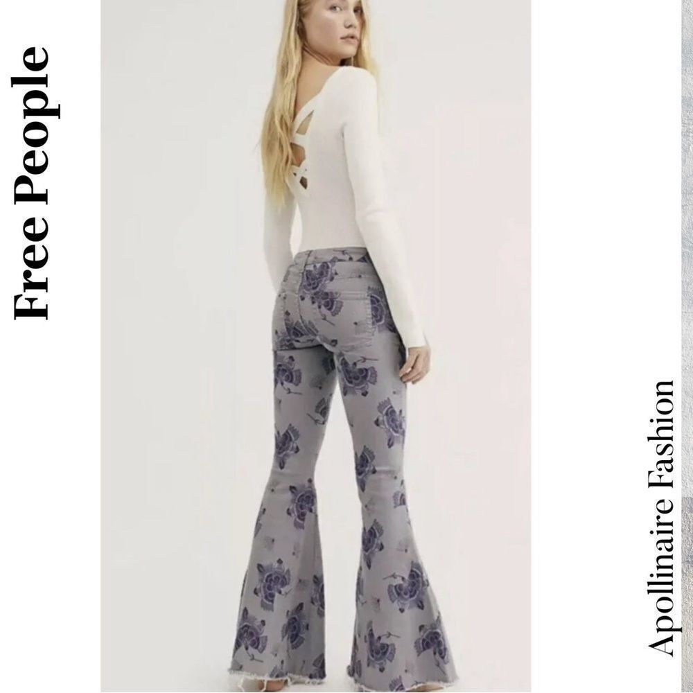 We The Free Mid-Rise Super Flare Bell Bottom Denim Jeans Size 31 NWT RARE - Picture 3 of 9